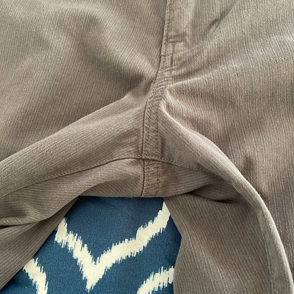 Gap 34x30 Gray Mens Lightly Striped Casual Pants 100% Cotton - Picture 3 of 13